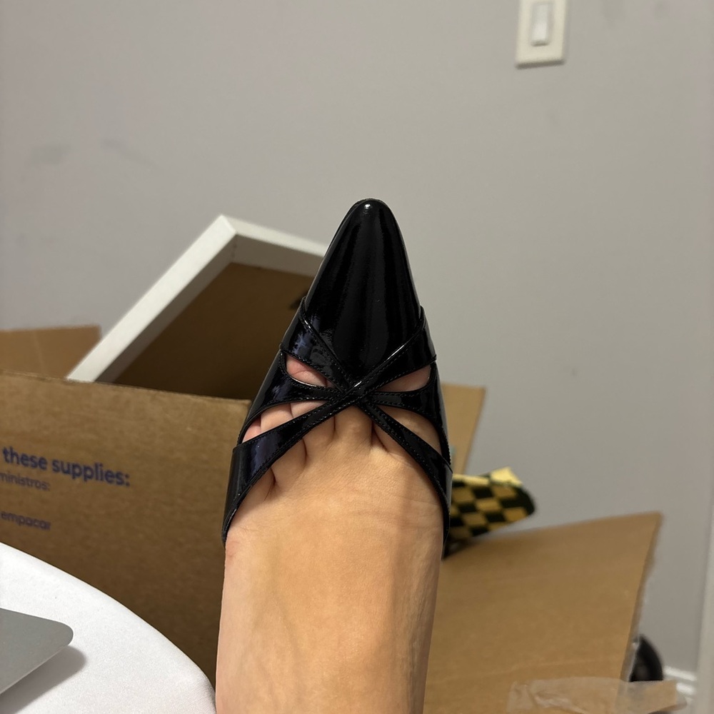 Manolo Blahnik Black Women's Shoes - Picture 2 of 2